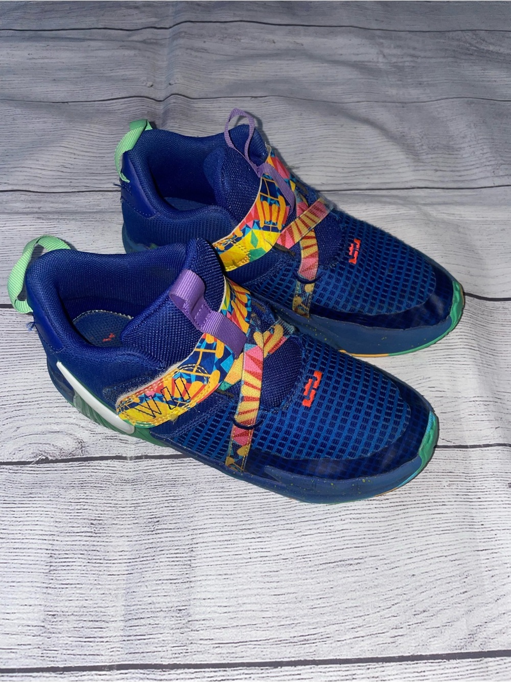 Nike LeBron Witness 7 - Kaleidoscope